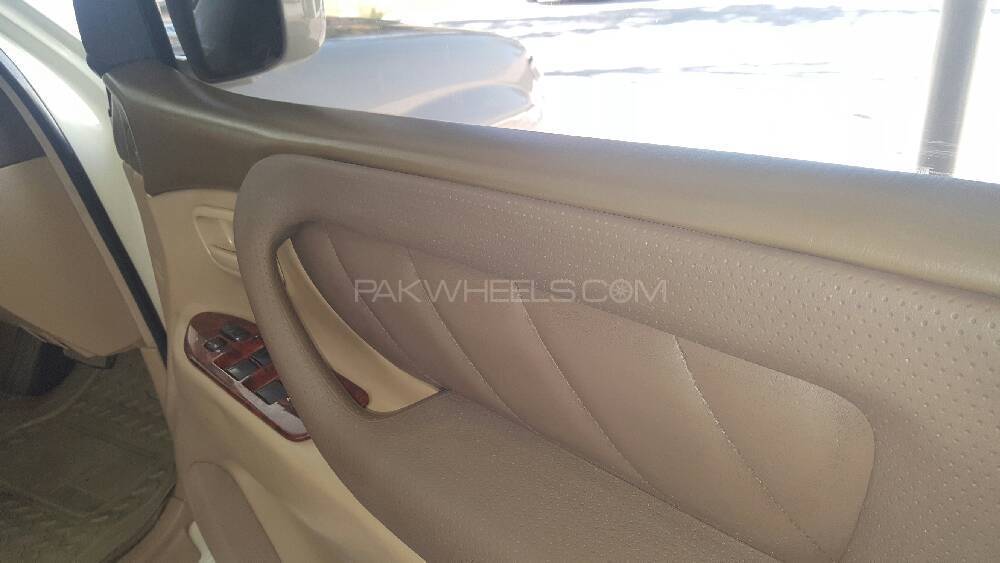 Toyota Land Cruiser - 2000  Toyota Land Cruiser - 2000  Image-3