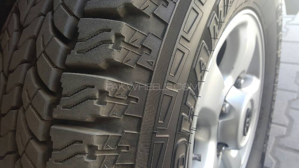 Toyota Land Cruiser - 2000  Toyota Land Cruiser - 2000  Image-4