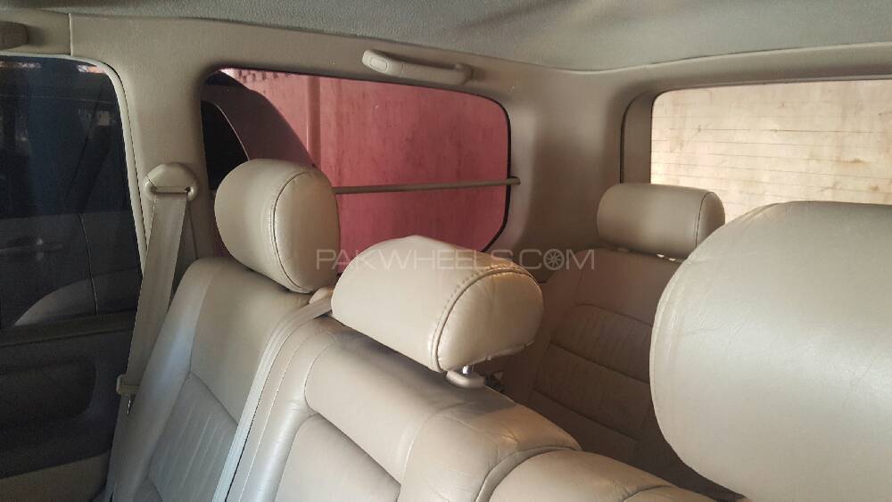 Toyota Land Cruiser - 2000  Toyota Land Cruiser - 2000  Image-9