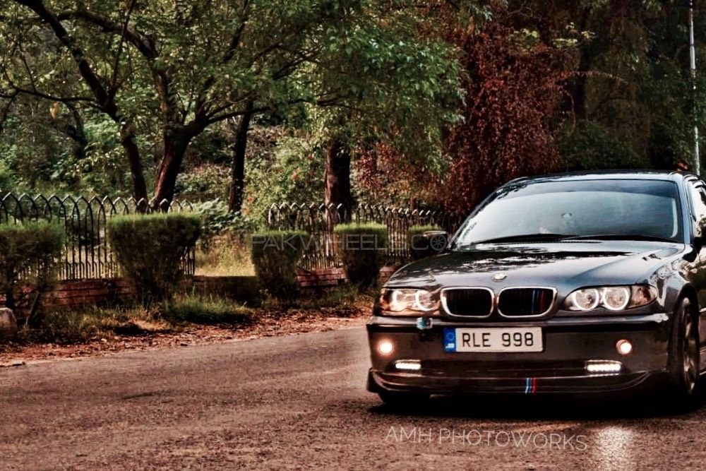 BMW 3 Series - 2002  Image-1
