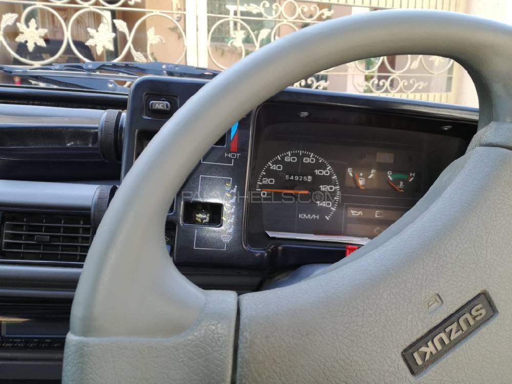 Suzuki Mehran - 2014  Suzuki Mehran - 2014  Image-3