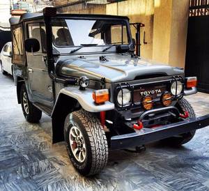 Toyota Fj Cruiser - 1983