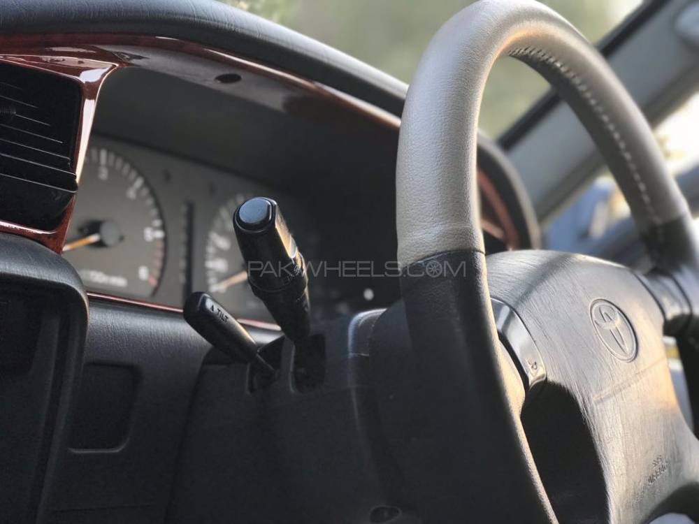 Toyota Land Cruiser - 1998  Toyota Land Cruiser - 1998  Image-3