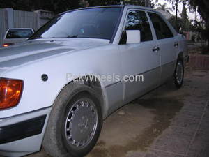 Mercedes Benz E Class - 1990