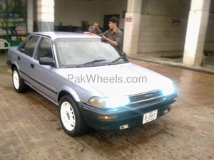 Toyota Corolla - 1988