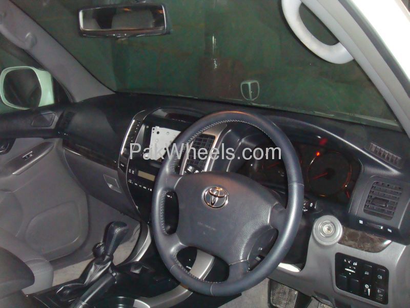 Toyota Land Cruiser - 2007 Prado Image-1