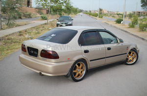 ہونڈا سوک - 2000