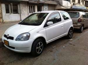Toyota Vitz - 2000