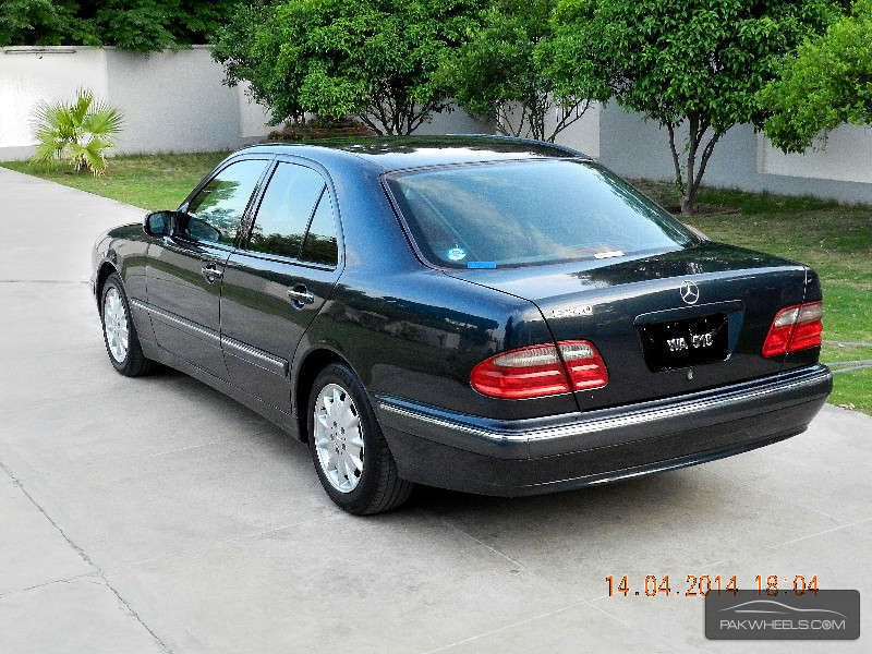 Mercedes Benz E Class - 2001  Image-1