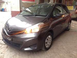 Toyota Vitz - 2012