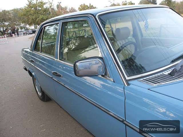 Mercedes Benz 200 T - 1979 W 123 Mercedes Benz 200 T - 1979 W 123 Image-4
