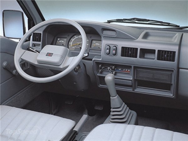 Mitsubishi L300 Interior Dashboard