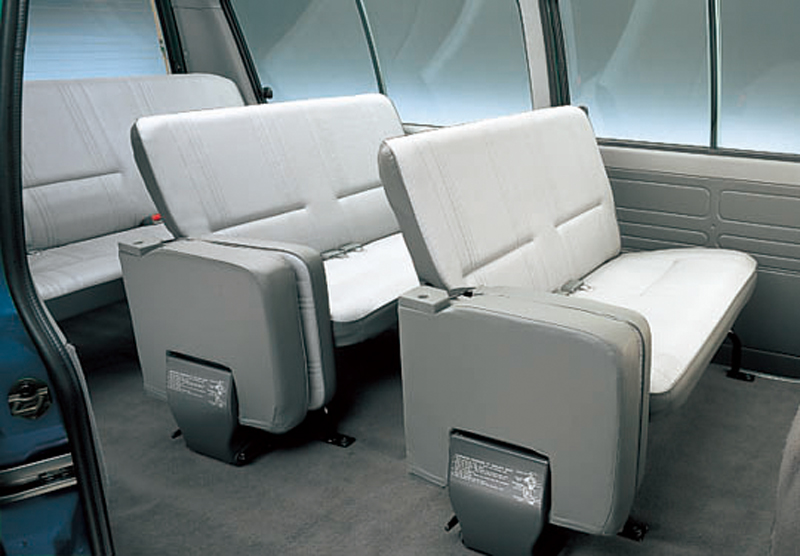 Mitsubishi L300 Interior Cabin