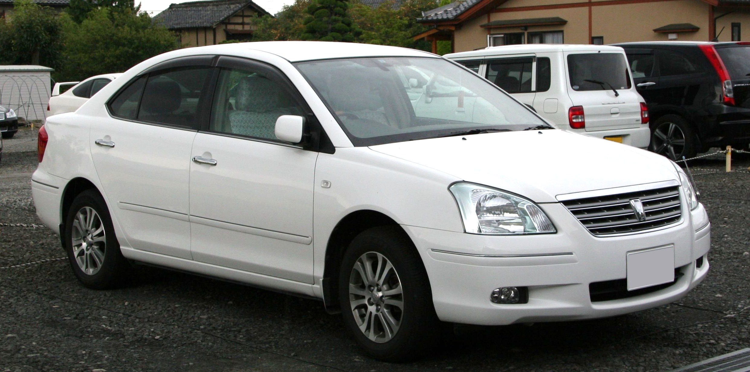 Toyota Premio Exterior Side View