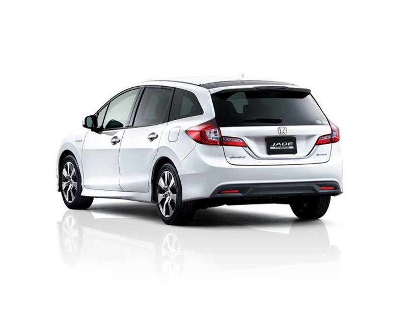 Honda Jade Exterior Back Profile