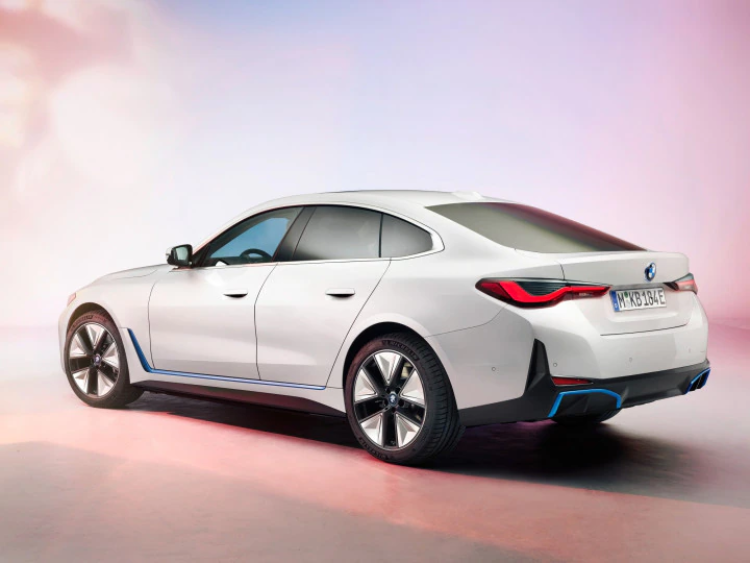 BMW / بی ایم ڈبلیو i4 2024 Exterior Rear profile