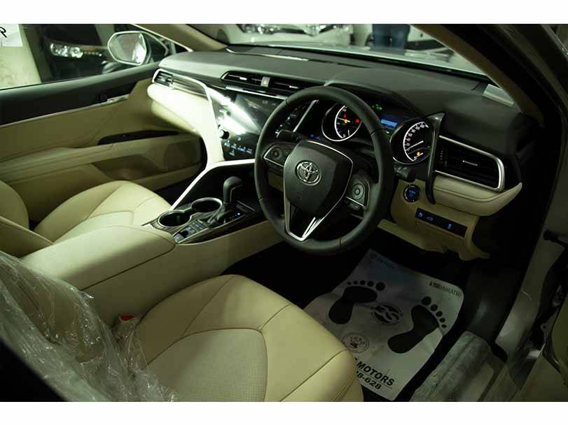 Toyota Camry Interior Cockpit