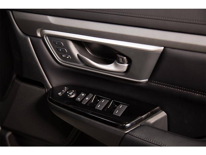 ہونڈا CR-V 2024 Interior Window Controls and Memory Seat Buttons