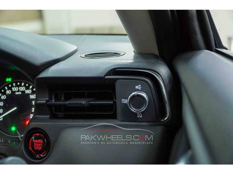 Honda HR-V Interior Push Start and AC Vent Control