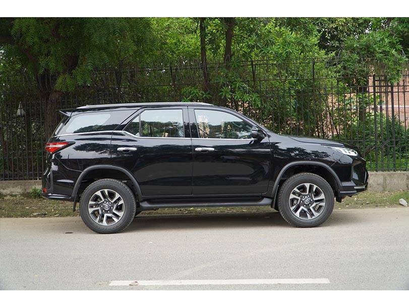 Toyota Fortuner Price in Pakistan 2024, Images, Reviews & Specs PakWheels