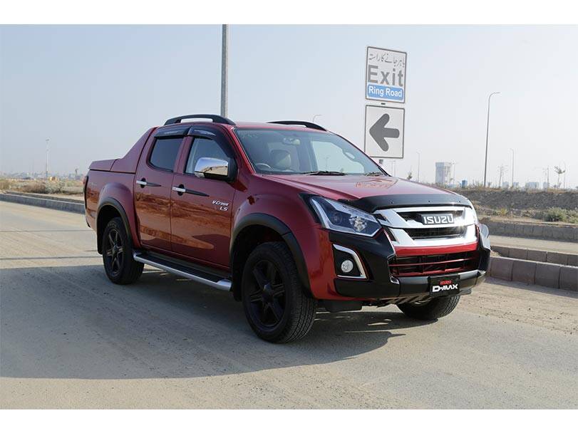 Isuzu D-Max V-Cross Limited GTX Edition Price in Pakistan, Specification &  Features