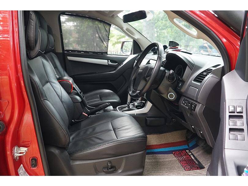 Isuzu D-Max Interior Front Seats