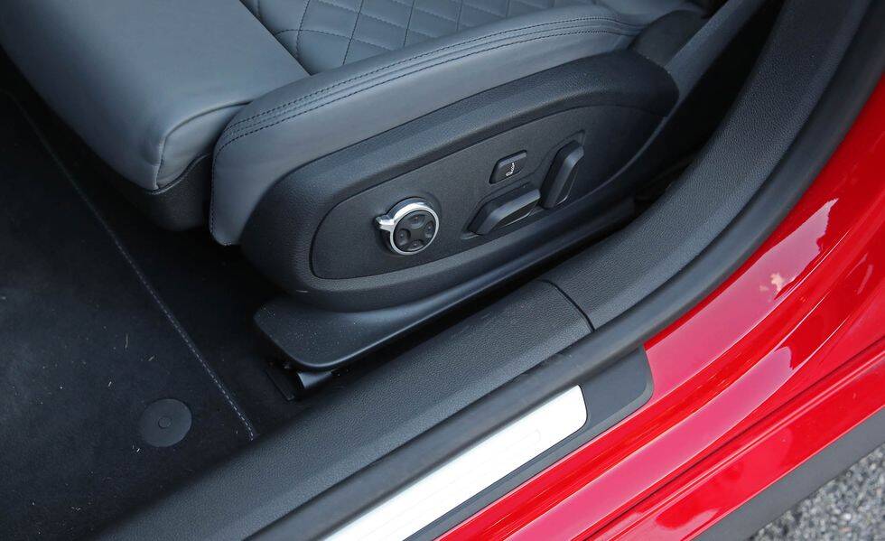 Audi S5 Interior Lumbar support