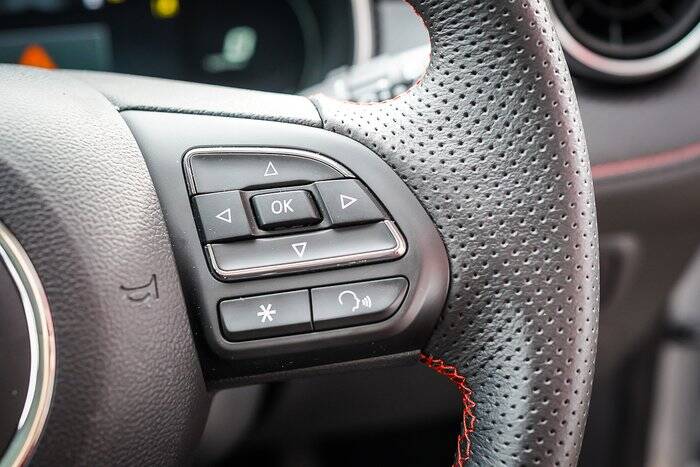 ایم جی ZS EV 2023 Interior Steering switches