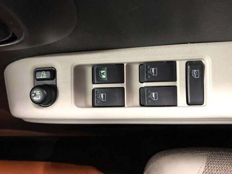 Daihatsu Mira Cocoa Interior 