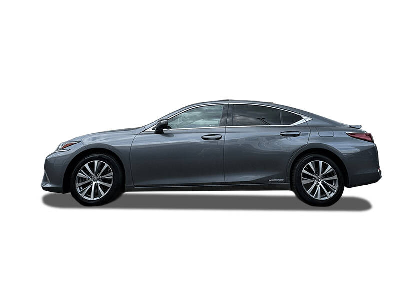 لیکزس ای ایس Exterior 
