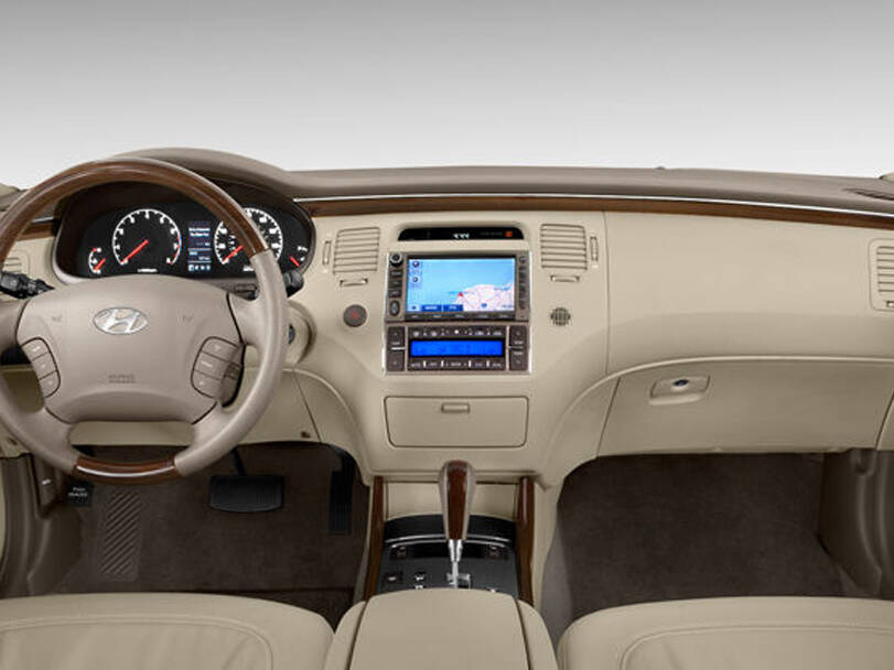Hyundai Azera Interior 