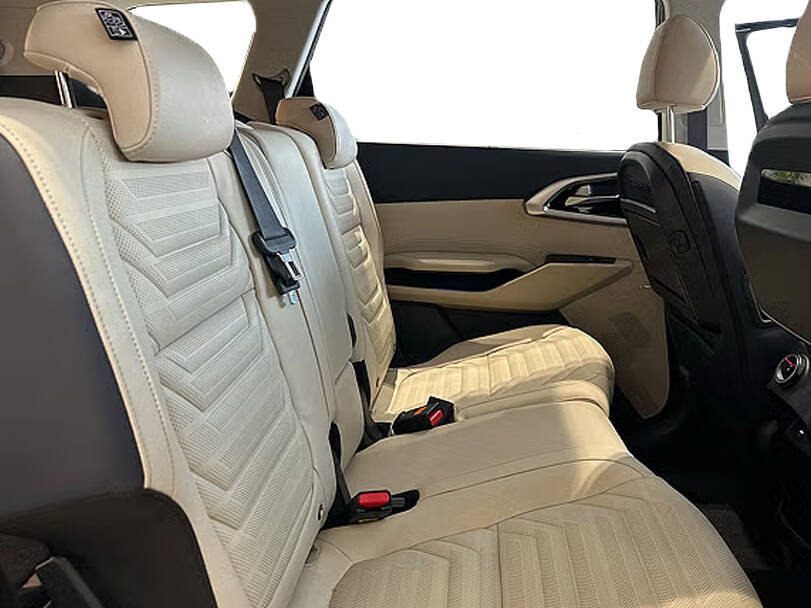 KIA Carens Interior 
