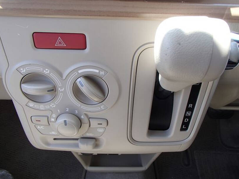 سوزوکی آلٹو لپین Interior 