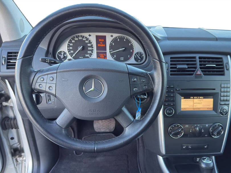 مرسڈیز بینز بی کلاس 1st (W245) Generation Interior 