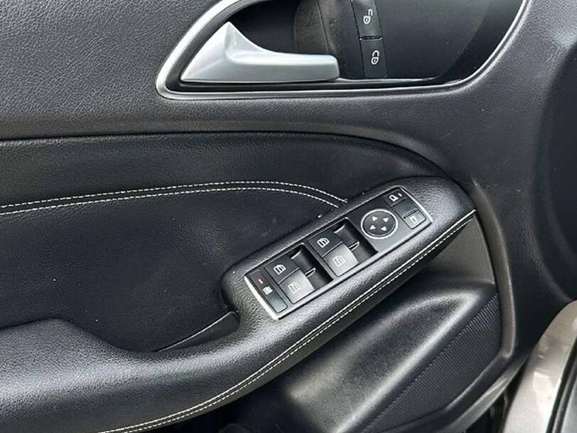 Mercedes Benz B Class Interior 