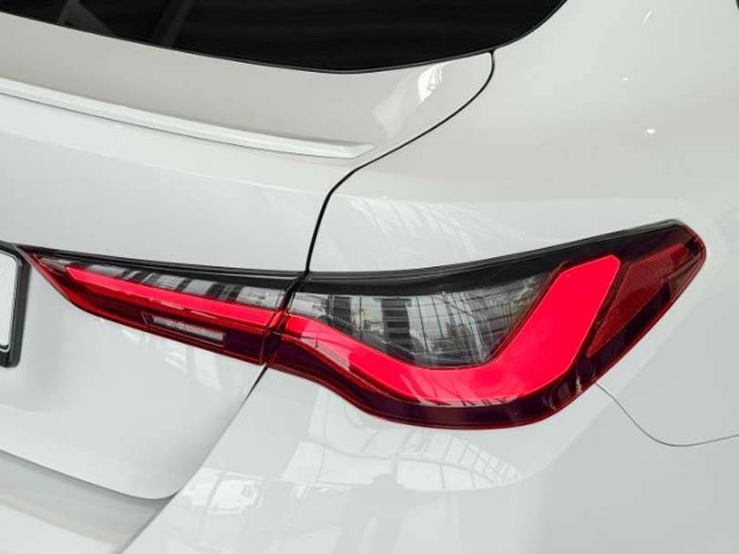 بی ایم ڈبلیو آئی 4 2025 Exterior Tail light