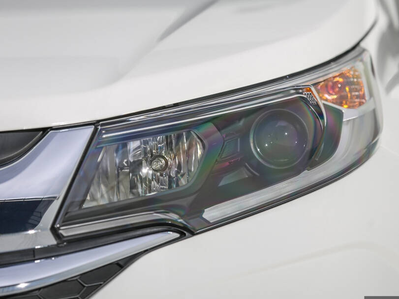 ہونڈا بی آر-وی Exterior Headlight