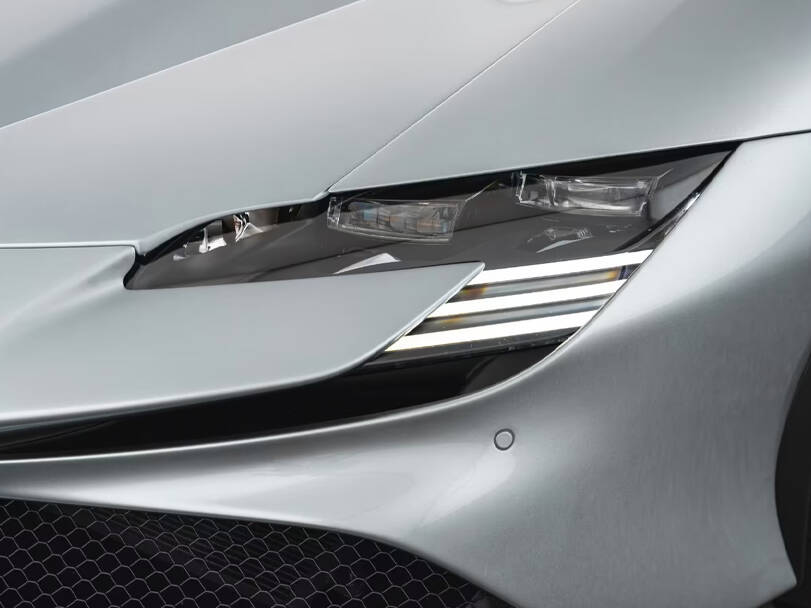 Ferrari SF90 Exterior Headlight