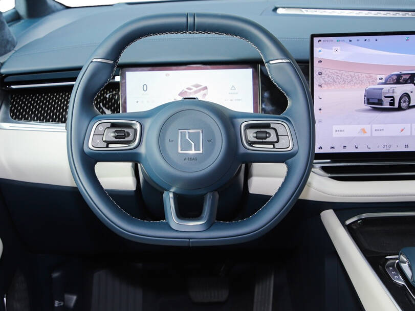 Zeekr 009 2025 Exterior Steering Wheel