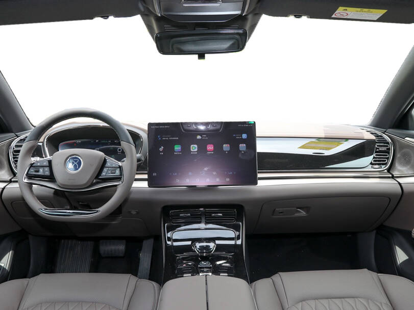 BYD Han Exterior Dashboard
